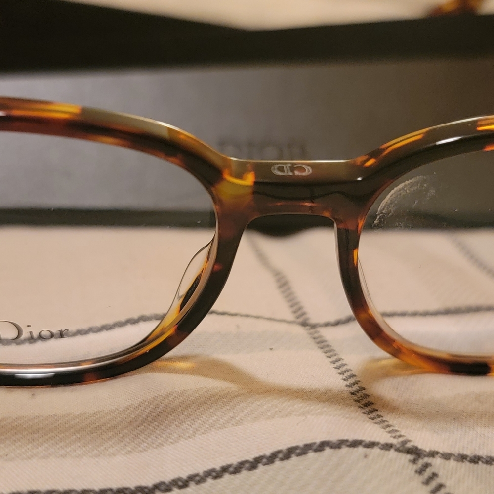 Dior glass frame